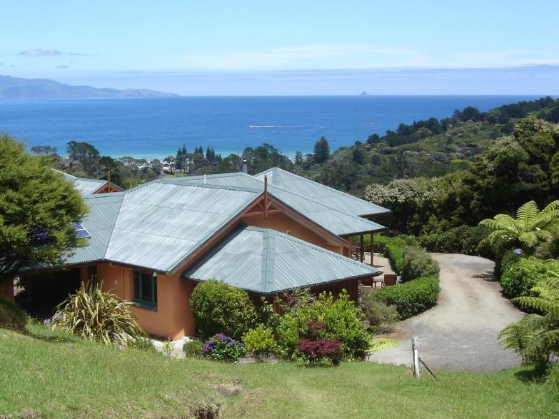 Earthsong Lodge Tryphena Exterior photo